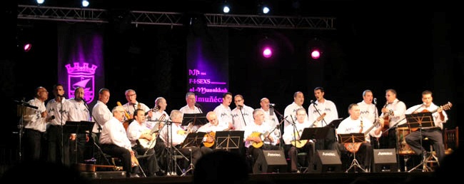 Bello concierto del grupo Melaza en el parque El Majuelo de Almuñécar