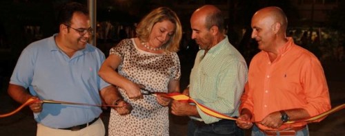 Gran acogida del primer outlet en los jardines del fortín de La Herradura