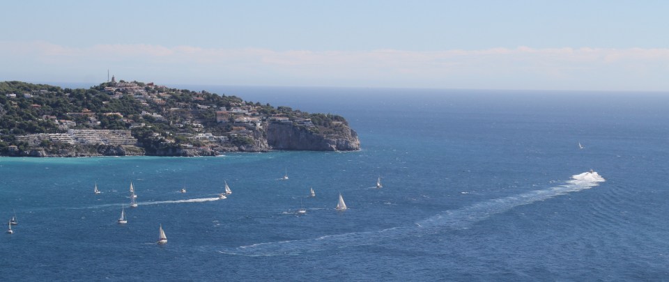 Regada de veleros en conmemoración del 450 aniversario del hundimiento de una armada española en la bahía de La Herradura