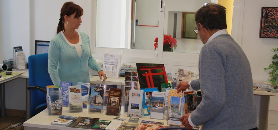 Abre al público la Oficina de Turismo del Centro Cívico de La Herradura