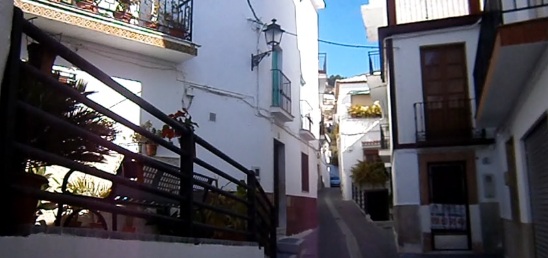 Calle típica de Otívar