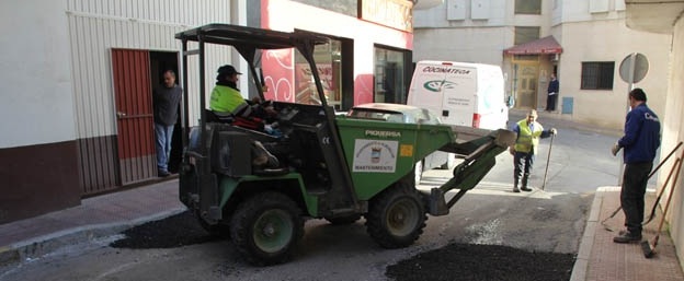 El Ayuntamiento de Almuñécar mejora algunas calles del Barrio San Sebastián