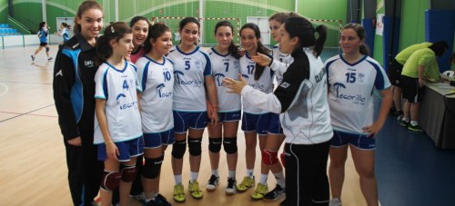 Cuatro victorias y un empate para los equipos del Balonmano femenino Almuñécar