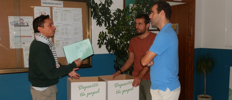 Centros escolares y municipales incrementan el reciclado de papel