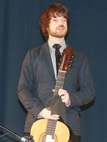 El guitarrista inglés Declan Zapala ofreció un bello concierto