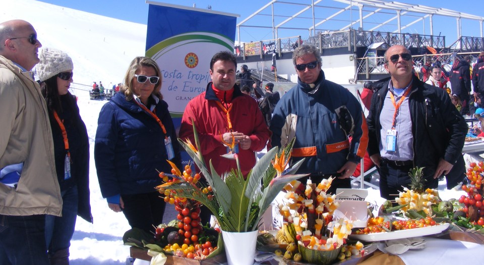 La nieve y la Costa Tropical se dan la mano en Sierra Nevada