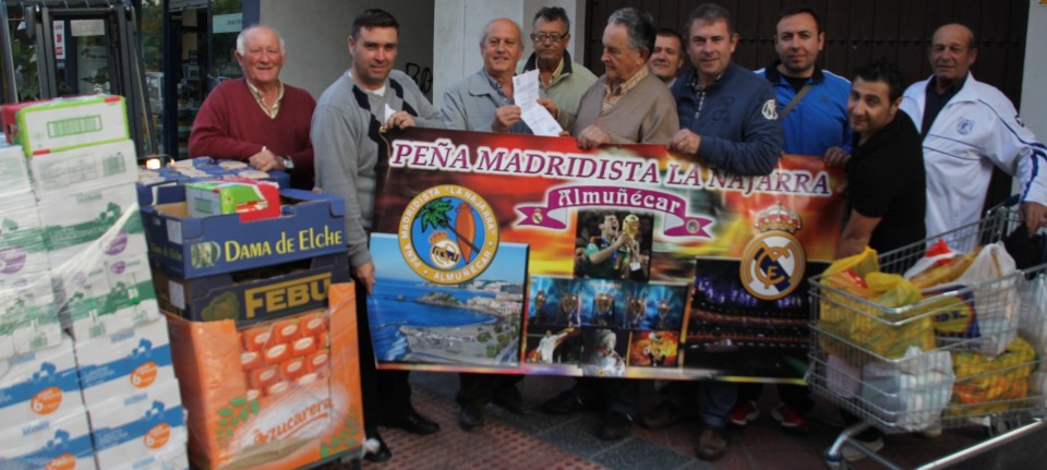 La Peña Madridista La Najarra dona a Cáritas casi mil kilos de alimentos