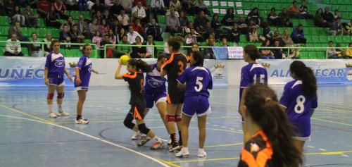 El BM Almuñécar Infantil debuta ganando su partido
