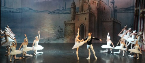 Gran éxito del Ballet de Moscú en su interpretación de 'El Lago de los Cisnes' LAGO DE LOS CISNES TRIINFO EN ALMUÑECAR 13