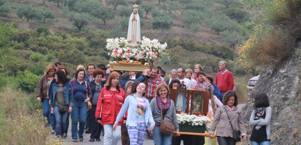 Los vecinos de El Cerval procesionaron a la Virgen de Fátima