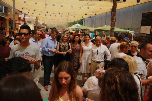 Gran ambiente en la feria de día de Almuñécar, inaugurada por la alcaldesa de Almuñécar, Trinidad Herrera
