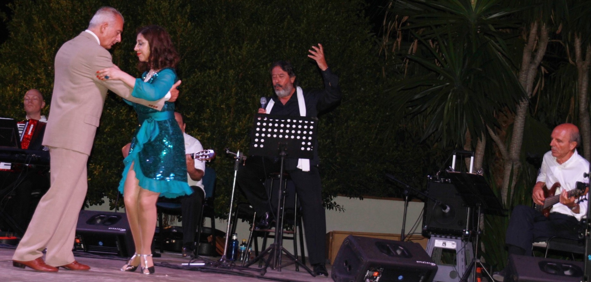 Jolís presentó  en La Herradura  su espectáculo “El Tango y la Chanson”