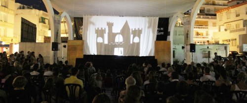 El XV Festival de Títeres de La Herradura arranca con lleno de público