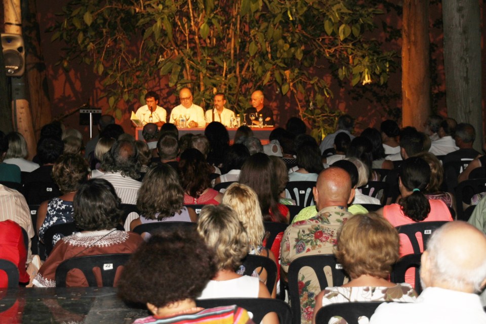 La poesía también fue protagonista de la noche veraniega sexitana