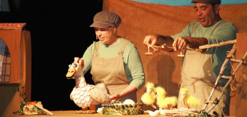 Muy buena acogida de La Carreta en la presentación de El Patito Feo