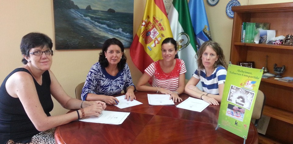 Reinoso agradece la labor realizada por AFAVIDA tras declaración de Almuñécar como “ciudad solidaria con el Alzheimer”