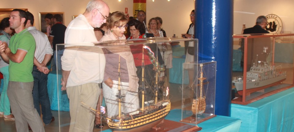 Casi un millar de personas han visitado ya la II Exposición Marítima que se viene celebrando en La Herradura