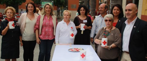 Almuñécar se ha sumando al Día de la Banderita de la Cruz Roja con cuatro mesas Almuñécar se ha sumando al Día de la Banderita de la Cruz Roja con cuatro mesas