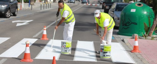 El Ayuntamiento mejora la señalización viaria del paseo de Velilla–Tesorillo