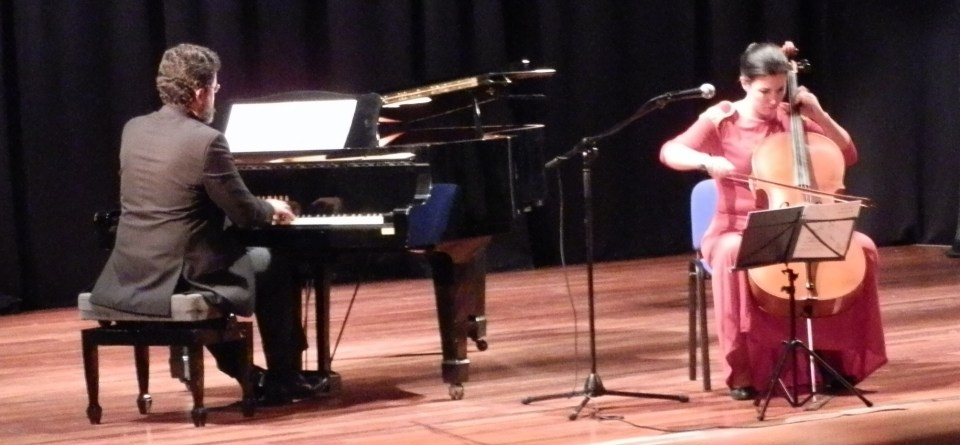 El Principito fue el protagonista del concierto ofrecido por Alberto y Beatriz González en Almuñécar