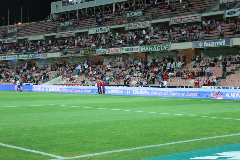 PROMOCION EN LUMINOSOS CAMPO FUTBOL GRANADA 13