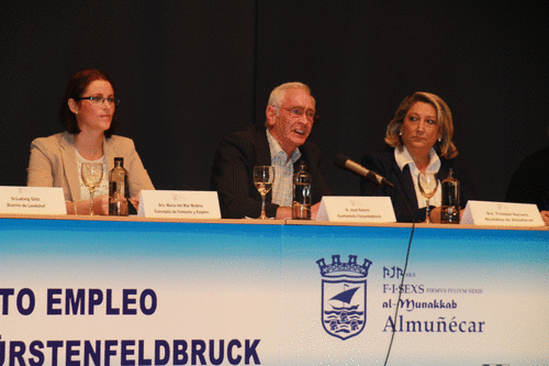 Casi un millar de personas han asistido a las jornadas formativas y laborales promovidas por los alcaldes de Almuñécar y Fürstenfeldbruck Casi un millar de personas han asistido a las jornadas formativas y laborales promovidas por los alcaldes de Almuñécar y Fürstenfeldbruck