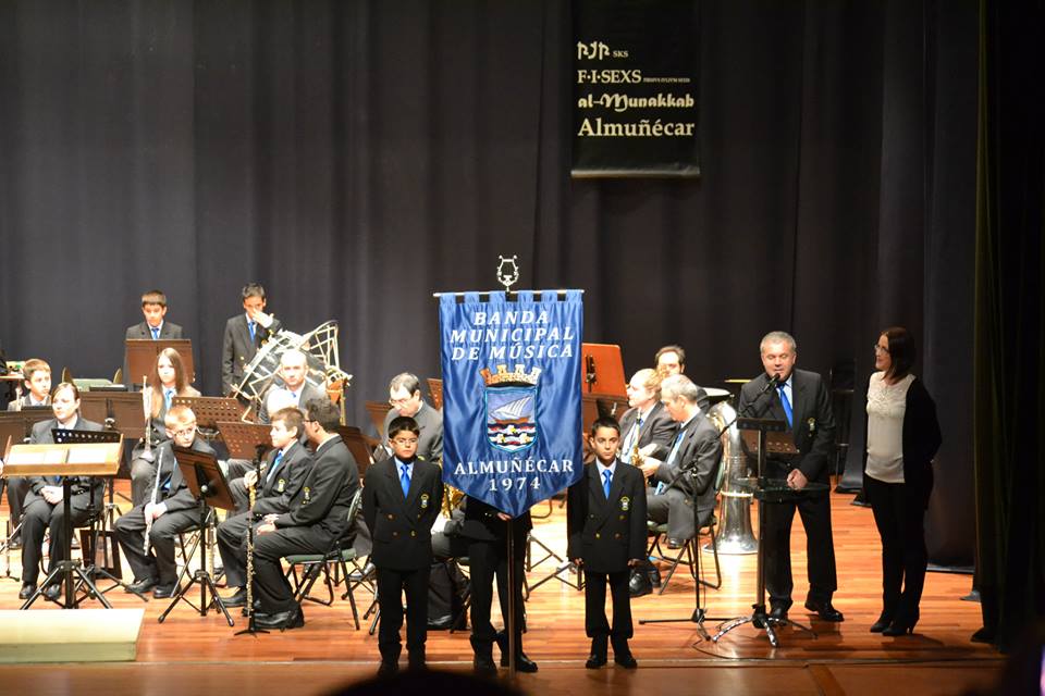 ACTO ENTREGA BANDADERA BANDA MUSICA ALMUÑECAR 13
