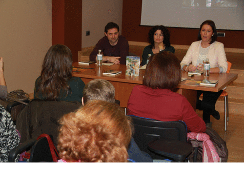 Cristina Monteoliva presenta su libro Elías y los ladrones de magia Cristina Monteoliva presenta su libro Elías y los ladrones de magia