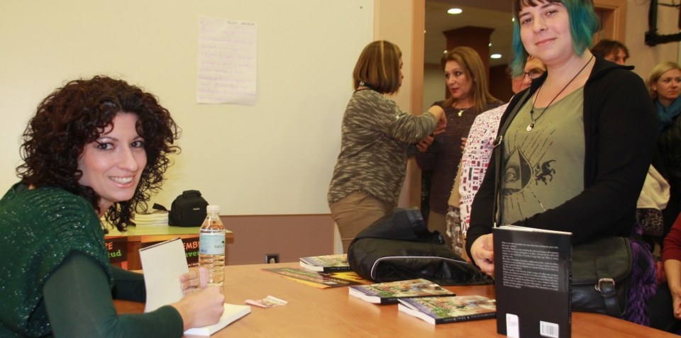 Cristina Monteoliva presenta su libro “Elías y los ladrones de magia" Cristina Monteoliva presenta su primera obra editada en la Casa de la Juventud