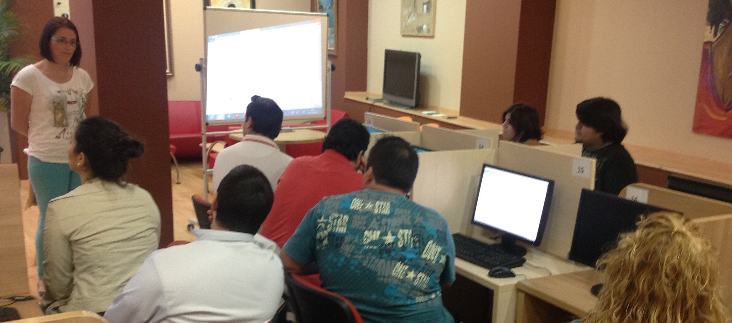 Curso de redes sociales y marketing online en la Casa de la Juventud Curso de redes sociales y marketing online en la Casa de la Juventud