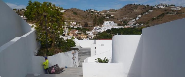 El Ayuntamiento de Almuñécar está llevando a cabo un programa de  acondicionamiento del barrio de “Los Marinos”