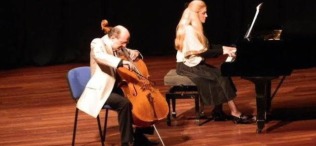 El Dúo Stradivari ofreció un recorrido por las distintas épocas de la música clásica