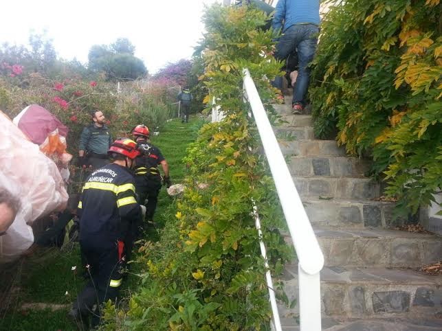 Herido un parapentista tras chocar contra una casa en la Punta de la Mona 2