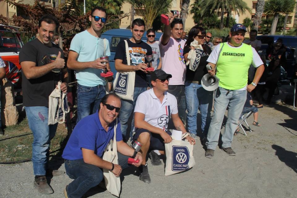 La Herradura acogió la "VI Kedada Volkswagen Clásicos Playera"
