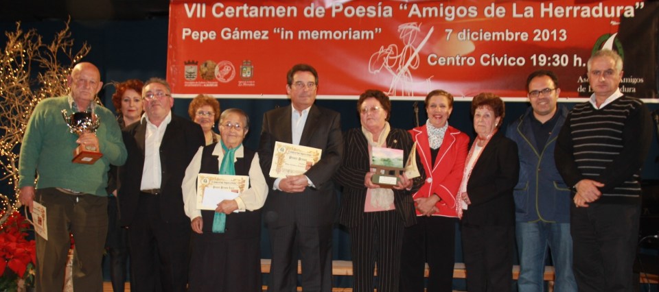 "Dípticos de las edades" gana el VII Certamen de Poesía "Amigos de La Herradura"