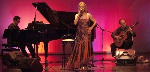 María José Bravo presenta hoy su espectáculo MJ Siempre Boleros