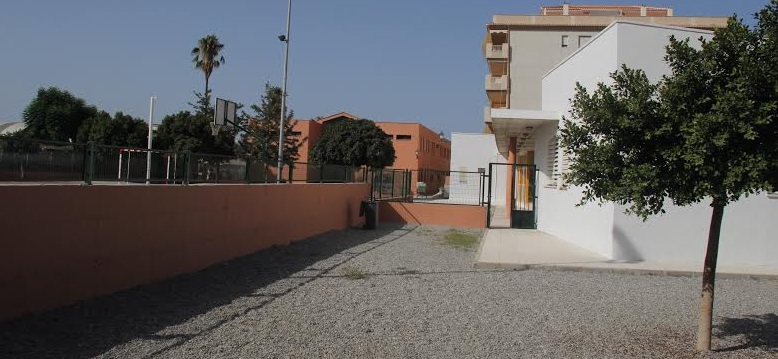 Pavimentación del patio del Colegio Las Gaviotas de La Herradura