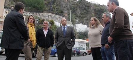 Sebastián Pérez reafirma en Lentegí el compromiso de la Diputación con los municipios más pequeños de Granada