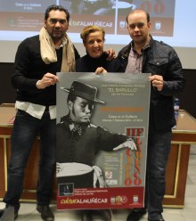 En la presentación del II Ciclo Flamenco "Ciudad de Almuñécar" Olga Ruano estuvo acompañada por Pepe Luis Carmona “Habichuela” y Antonio de la Flor, promotores artísticos de este evento
