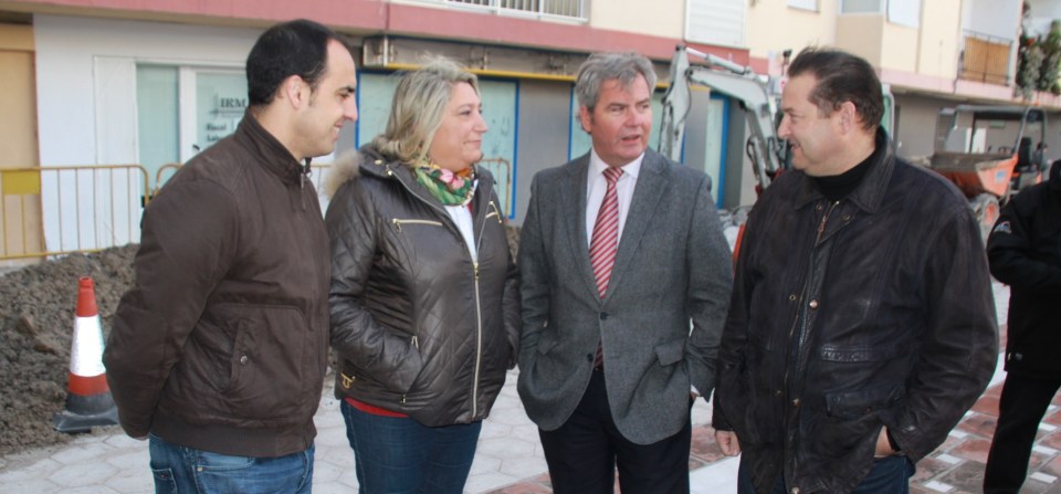 ALCALDESA  Y PRESIDENTE MANCOMUNIDAD JUNTO CONCEJAL Y GERENTE AGUA Y SERVICIOS 2