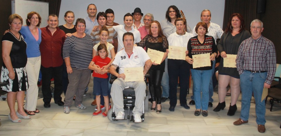 Clausura y entrega de diplomas del curso de Flamenco celebrado en Almuñécar en 2013 CLAUSURA Y ENTREGA DIPLOMAS CURSO MUNICIPAL FLAMENCO ALMUÑECAR CON JUAN PINILLA