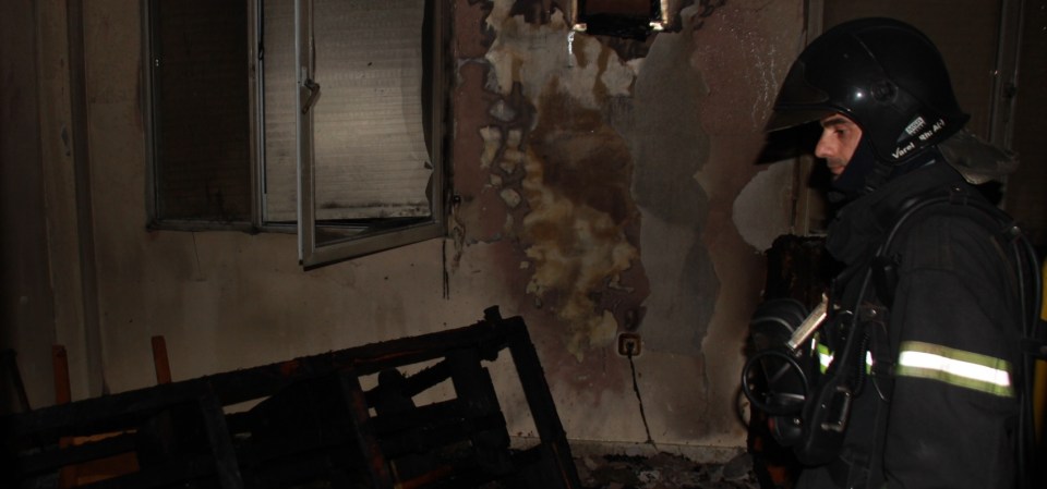 INCENDIO SALON VIVIENDA LA HERRADURA 2