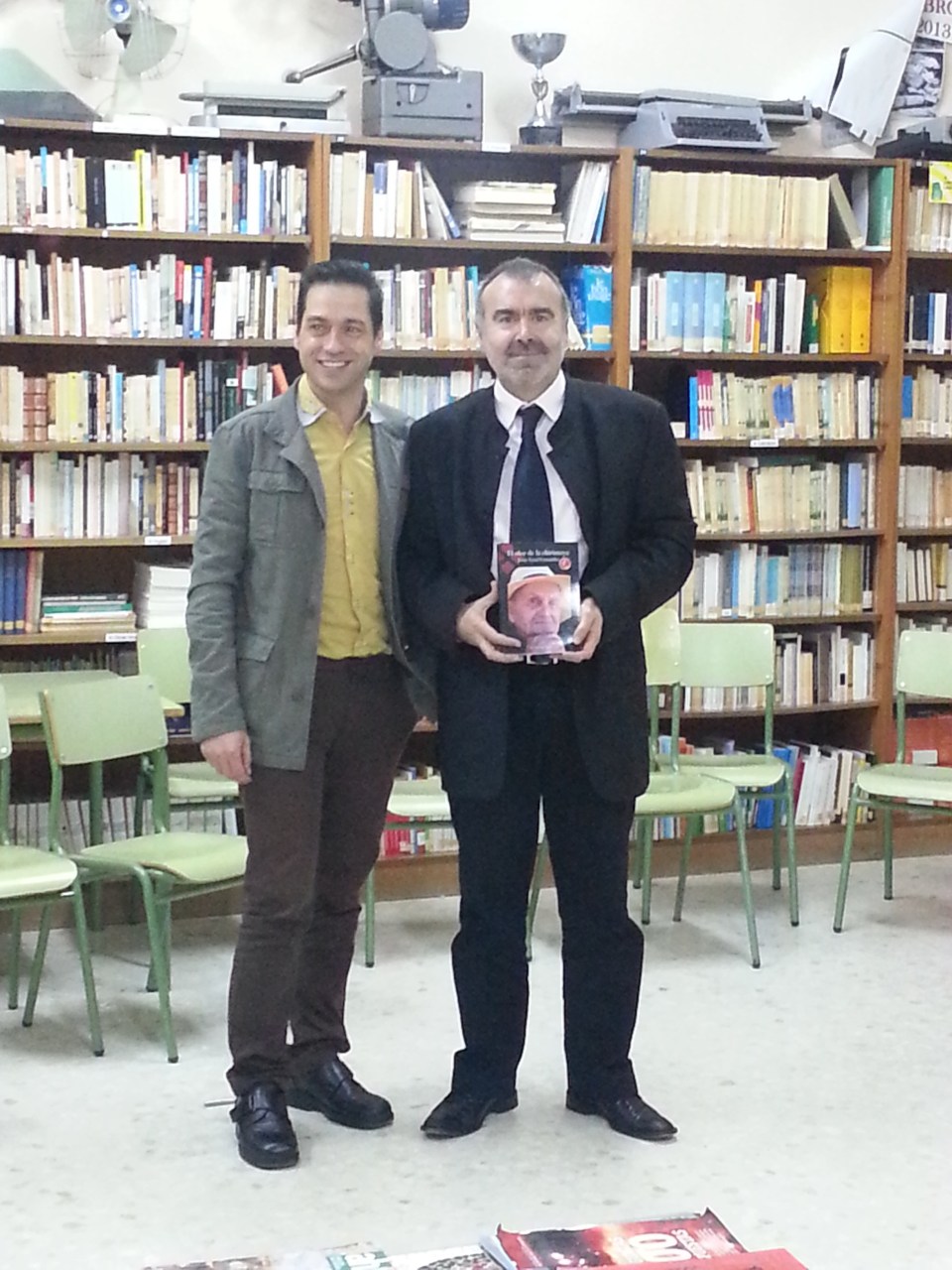 JESUS TORAL JUNTO AL COORDINADOR ENCUENTRO LITERRATIO