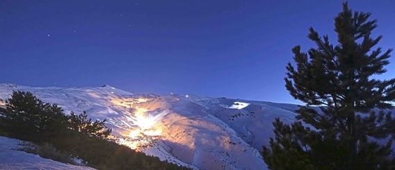 Sierra Nevada amplía el esquí nocturno a los jueves