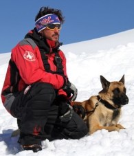 Sierra Nevada, primera estación española en contar con un perro adiestrado en rescate en avalanchas