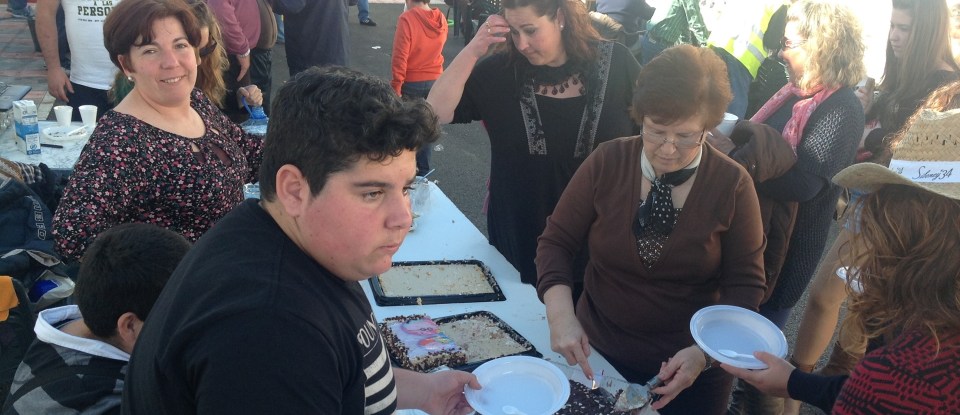 VECINOS CALLE BERMUDAS CELEBRAN MEJORAS CON UNA FIESTA 2