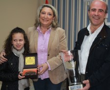 ALCALDESA ENTREGO UN RECUERDO A LA CAMPEONA LUCIA LOPEZ 2