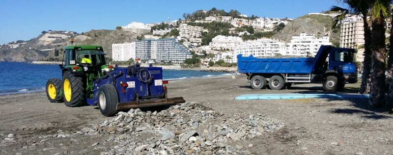 DESPEDREGADO PLAYA SAN CRISTOBAL ALMUÑECAR 2