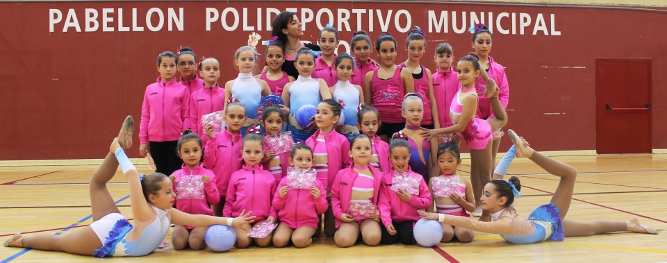 Una treintena de gimnastas sexitanas participaron en la II Exhibición de Primavera de Gimnasia Rítmica de Torrox