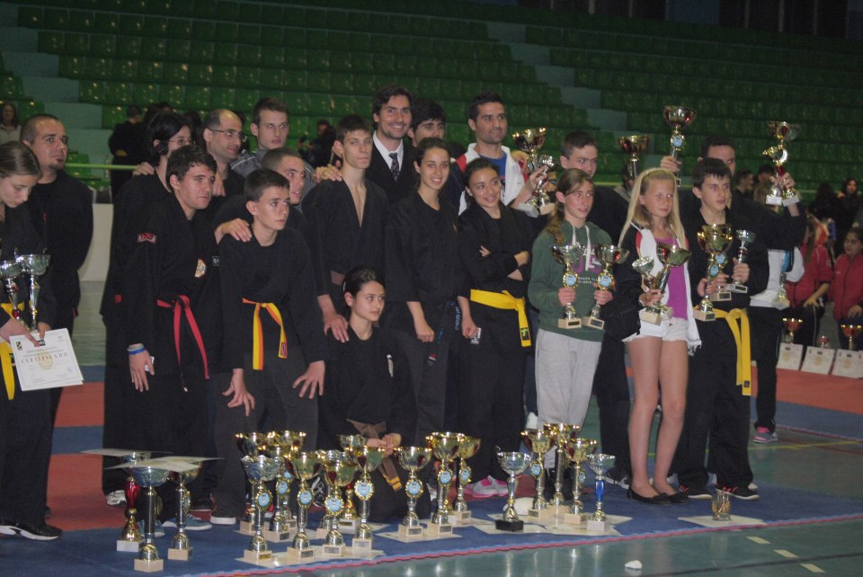 KENPOCAS SEXITANOS CON LOS TROFEOS 14